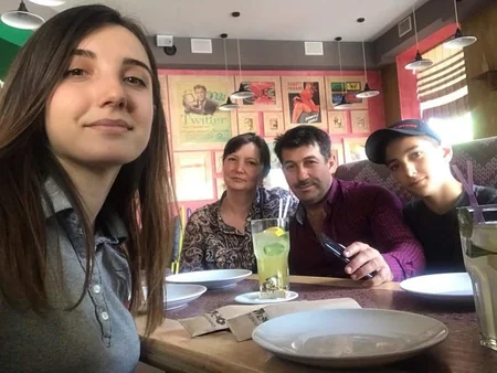 Ukraynada hava zərbəsi nəticəsində azərbaycanlı ailənin 3 üzvü həlak olub