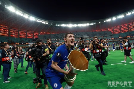 Bakı Olimpiya Stadionunda Çelsiyə kubok təqdim olunub - YENİLƏNİB - FOTO