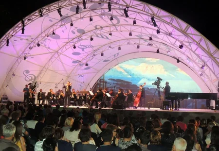 Qəbələ VII Beynəlxalq Musiqi Festivalı atəşfəşanlıqla başa çatıb - FOTO
