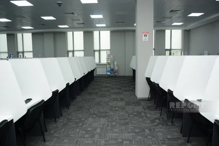 Jurnalistlər Dövlət İmtahan Mərkəzinin yeni imtahan korpusu ilə tanış olub