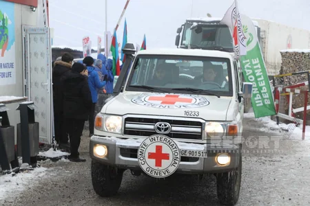 ICRC vehicles pass freely through Khankandi-Lachin road