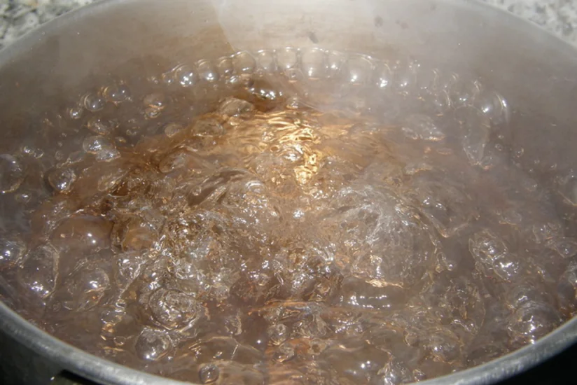 В Уджаре на 16-летнюю девушку пролился кипяток