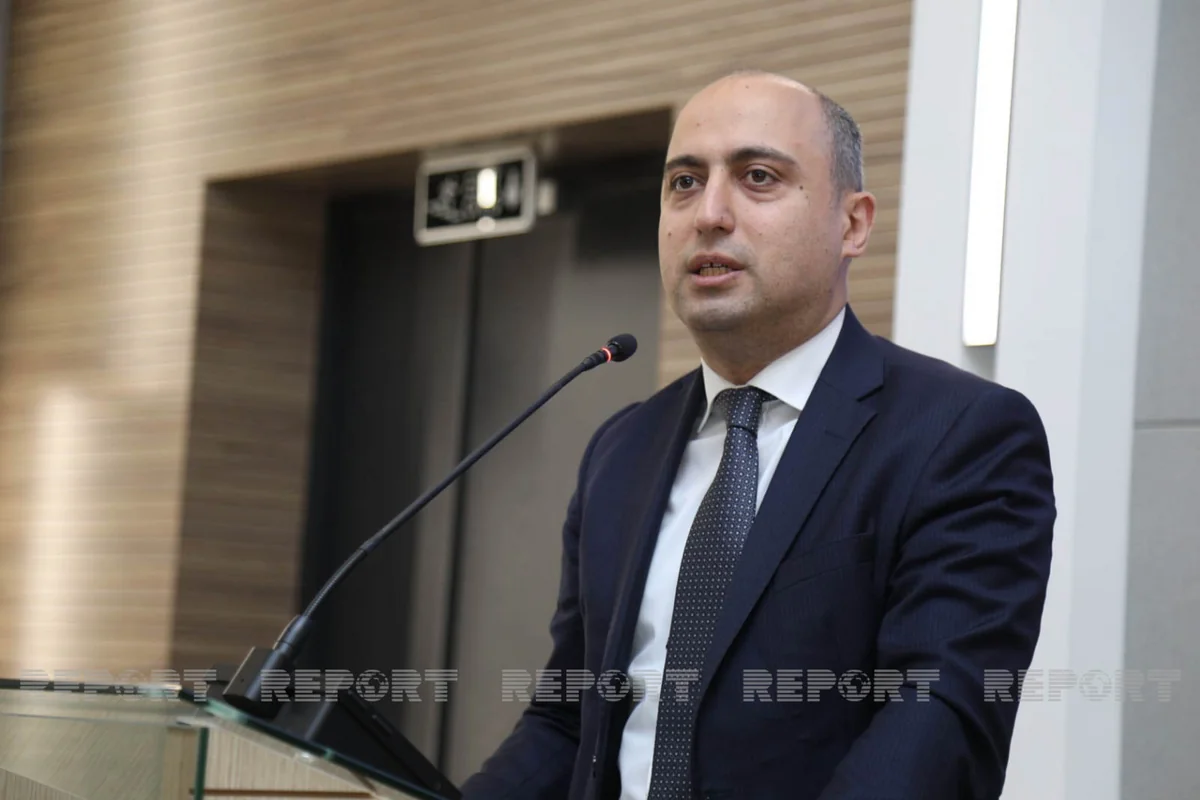 Nazir qəbul imtahanı suallarının çətinliyi ilə bağlı fikirlərə münasibət bildirib