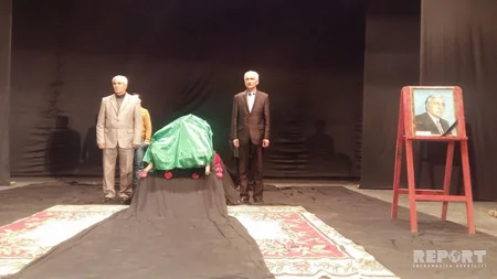 Lənkəran teatrında əməkdar artistlə vida mərasimi keçirilib - FOTO