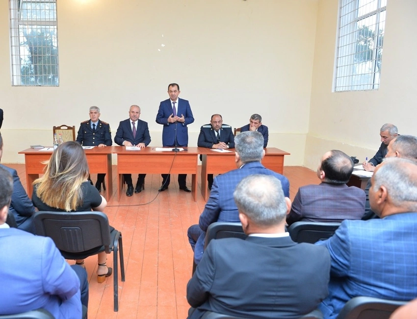 İcra başçısı qəsəbə sakinləri ilə səyyar görüş keçirib - FOTO
