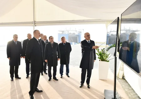 Prezident Bakı Beynəlxalq Dəniz Ticarət Limanı kompleksində RO-RO terminalının açılışında iştirak edib - ƏLAVƏ OLUNUB
