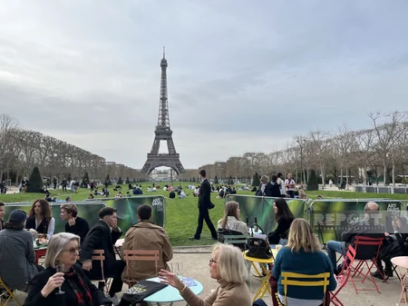 Parisdə incəsənət sərgisində azərbaycanlı rəssamın əsərləri yer alıb