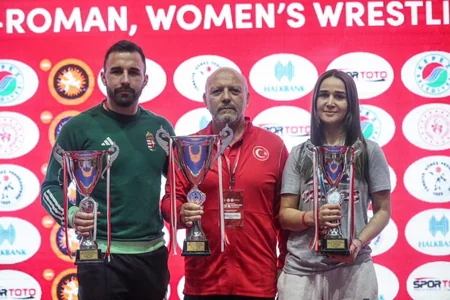 Azərbaycan güləşçiləri Çempionlar turnirində 10 medal qazanıblar