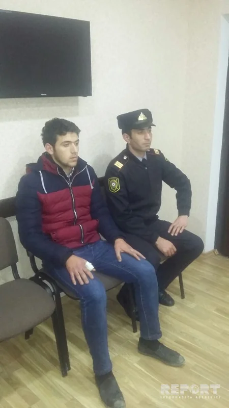 Şabranda gənc oğlan oğurladığı maaş kartından pul çıxararkən tutulub - FOTO