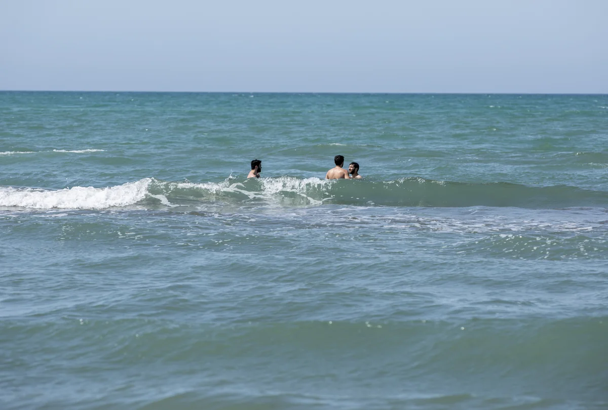 Is it possible to contract coronavirus in sea?