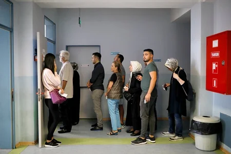 Türkiyədə müxalifətdən olan namizədlər seçkilərdə səs veriblər