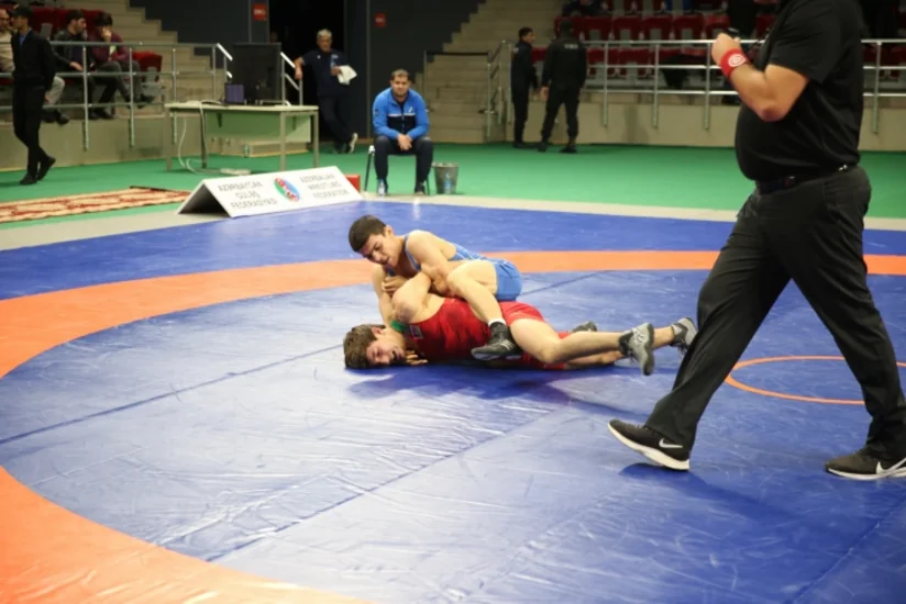 Azərbaycan çempionatı: Sərbəst güləş üzrə 5 çəkidə qaliblər müəyyənləşib