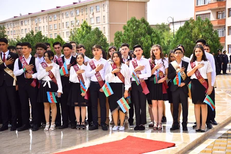Naxçıvan məktəblərində “Son zəng” çalınıb, Emin Əmrullayev iştirak edib - YENİLƏNİB-2