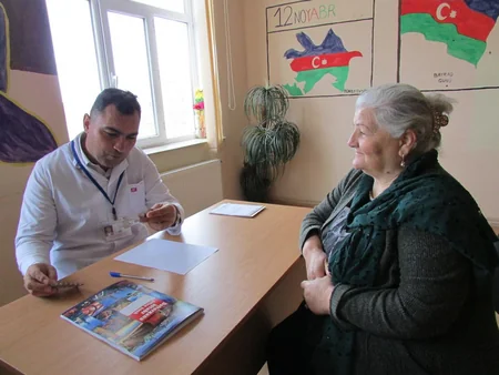 Qərbi Azərbaycandan deportasiya olunmuş qaçqınların tibbi müayinələri təşkil edilib