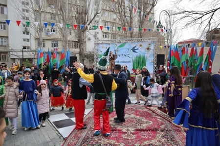 Abad məhəllələrdəki Novruz şənlikləri davam edir