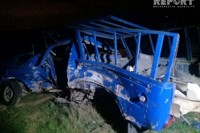 Bakıda Prado ilə Moskviç toqquşub, 1 nəfər ölüb, 1-i yaralanıb - FOTO