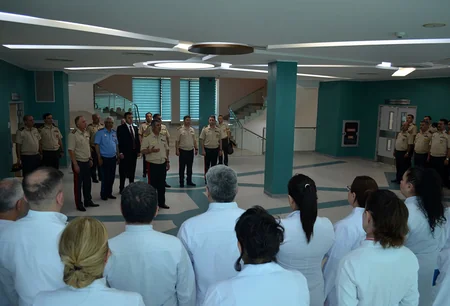Zakir Həsənov hərbi hospitalda müayinə və müalicə olunan hərbçilərlə bağlı tapşırıqlar verib