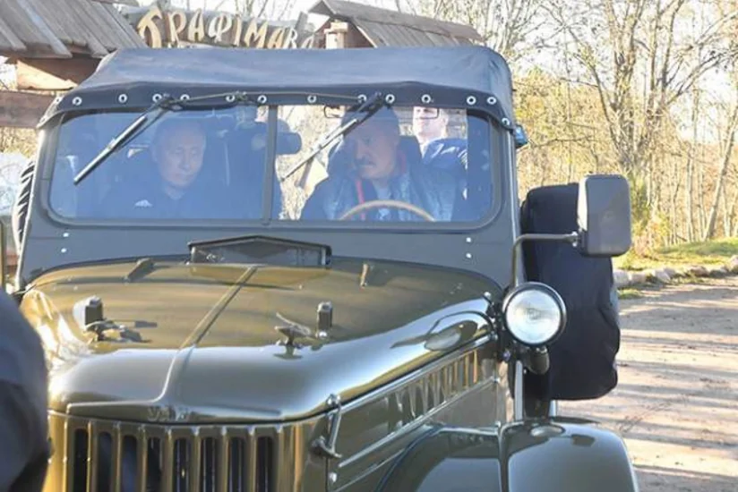 Лукашенко прокатил Путина на ГАЗ-69 и угостил драниками