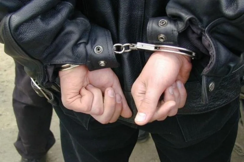 Бакинская полиция задержала вымогателей, угрожавших людям кинжалом