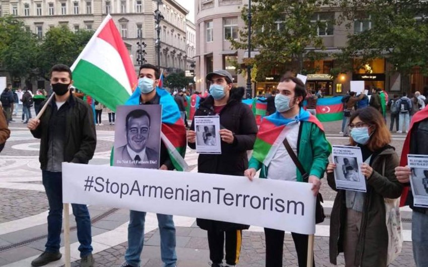 Budapeşt şəhərində Gəncə terroruna etiraz aksiyası keçirilib