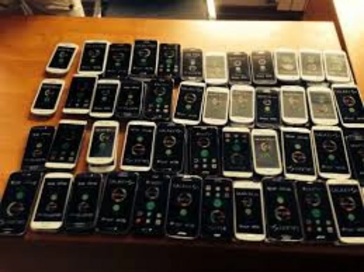 İstanbulda mobil telefonların qaçaqmalçılığı ilə məşğul olan Azərbaycan vətəndaşları saxlanılıb