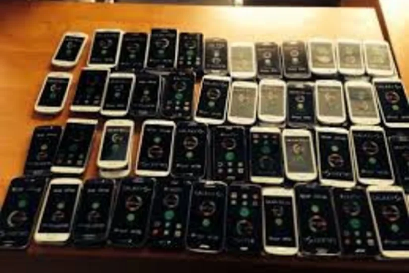 İstanbulda mobil telefonların qaçaqmalçılığı ilə məşğul olan Azərbaycan vətəndaşları saxlanılıb