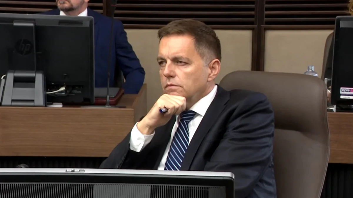 Slovakiya Milli Bankının rəhbəri korrupsiyada ittiham olunur