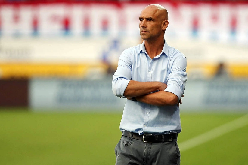 Niderlandda baş məşqçi və köməkçiləri koronavirusa yoluxdu