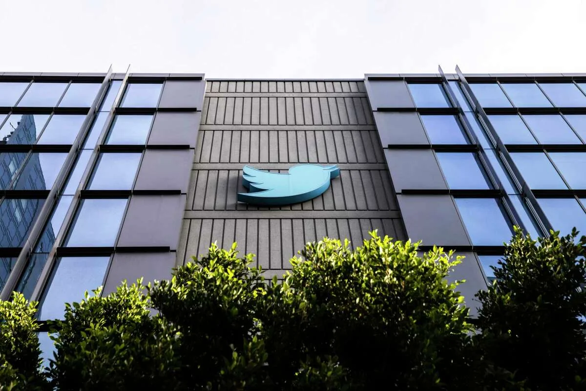 СМИ: Twitter ищет новых инвесторов из-за оттока рекламодателей