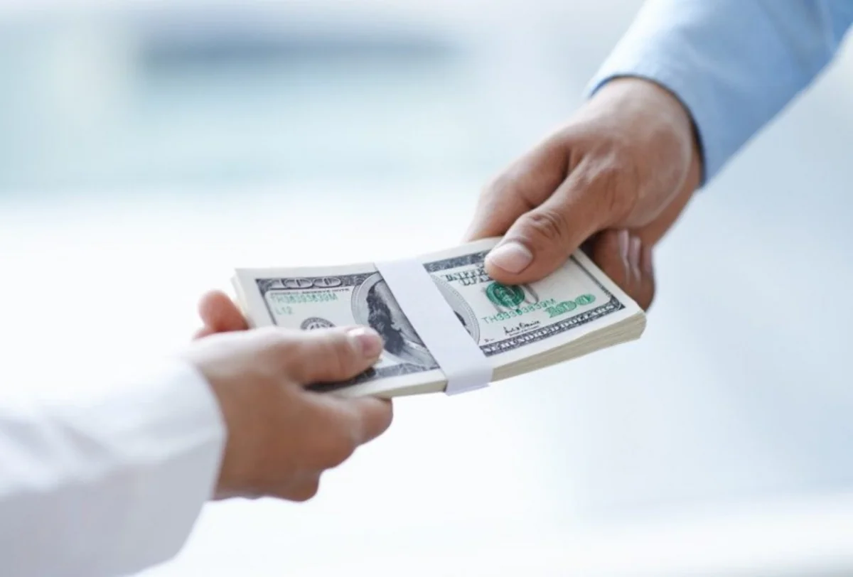 Azərbaycanda əhalinin nağd dollar alışı azalıb