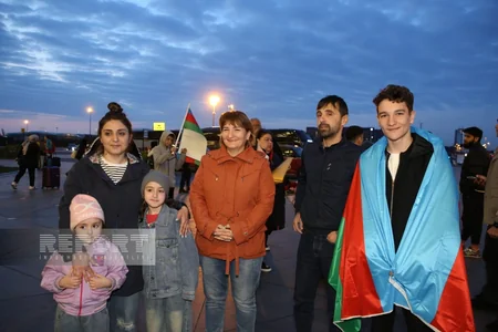 Avropa çempionatında qızıl medal qazanan gimnastlarımız Vətənə dönüblər