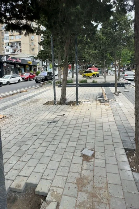 Bakıda qanunsuz quraşdırılan metal konstruksiyalar sökülüb