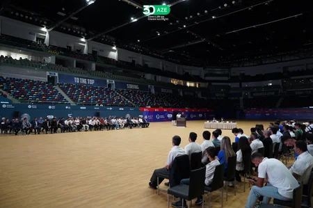 Fərid Qayıbov qitə və dünya çempionatlarında uğurla çıxış etmiş idmançılarla görüşüb