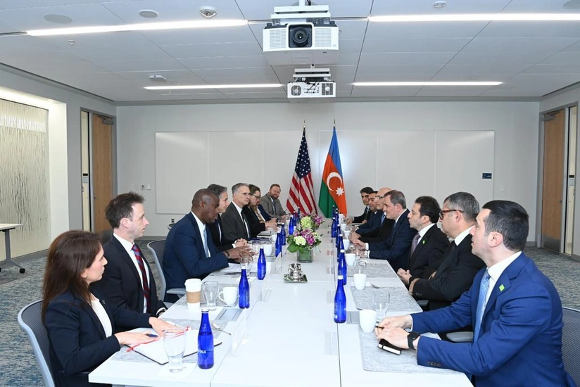 Vaşinqtonda ABŞ dövlət katibi ilə Ceyhun Bayramov arasında görüş başlayıb