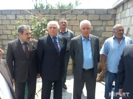 Əli Əhmədov Tərtərə gedib, aprel döyüşlərindən sonra görülən işlərlə tanış olub - FOTO