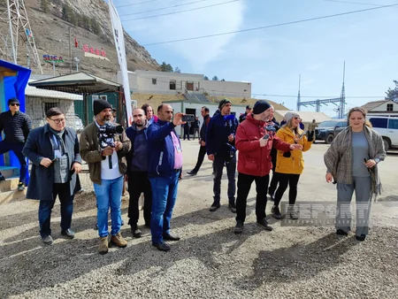 Foreign reporters briefed about protests on Khankandi-Lachin road
