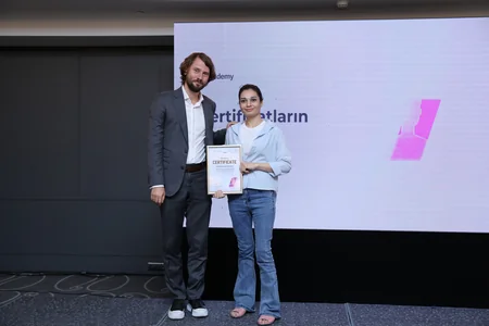 Elnur Əliyev: “Rəqəmsal biliklərin artırılması iqtisadiyyatın sürətli inkişafına şərait yaradır”