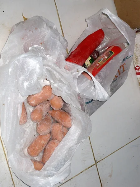 Abşeronda kolbasa sexində mənşəyi məlum olmayan ətlər aşkarlanıb - FOTO