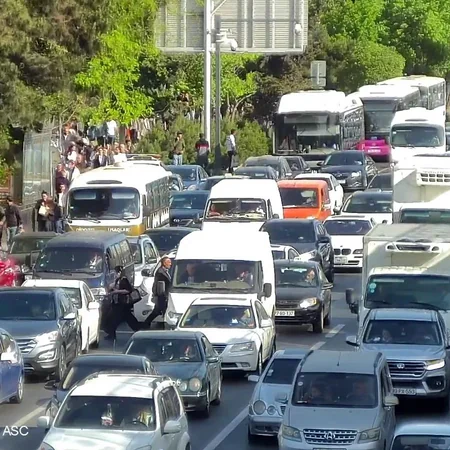 Bakının bir sıra yollarında tıxac müşahidə olunur