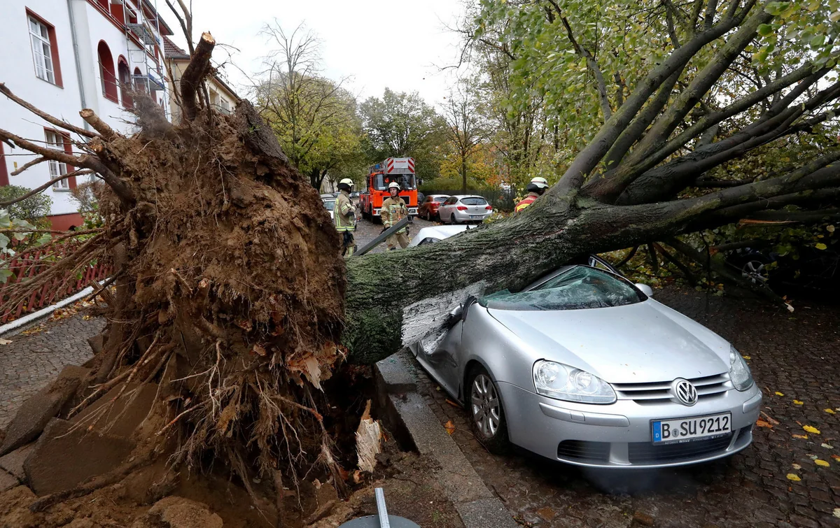 Death toll reaches 10 after winter storm hits northern Europe