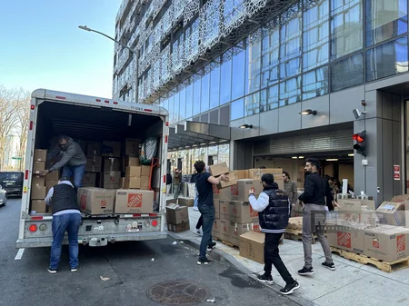 Nyu-Yorkdan zəlzələ bölgəsinə humanitar yardım göndərilib