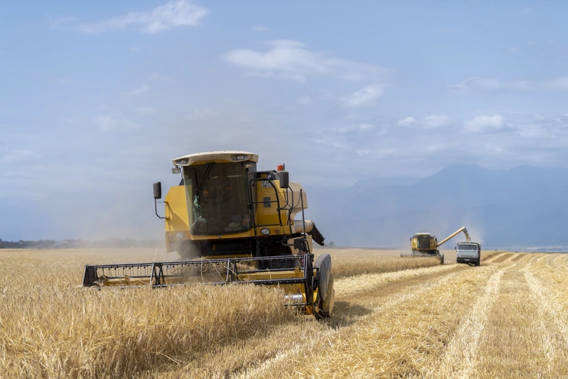 В стране с полей собрано более 2 млн тонн урожая