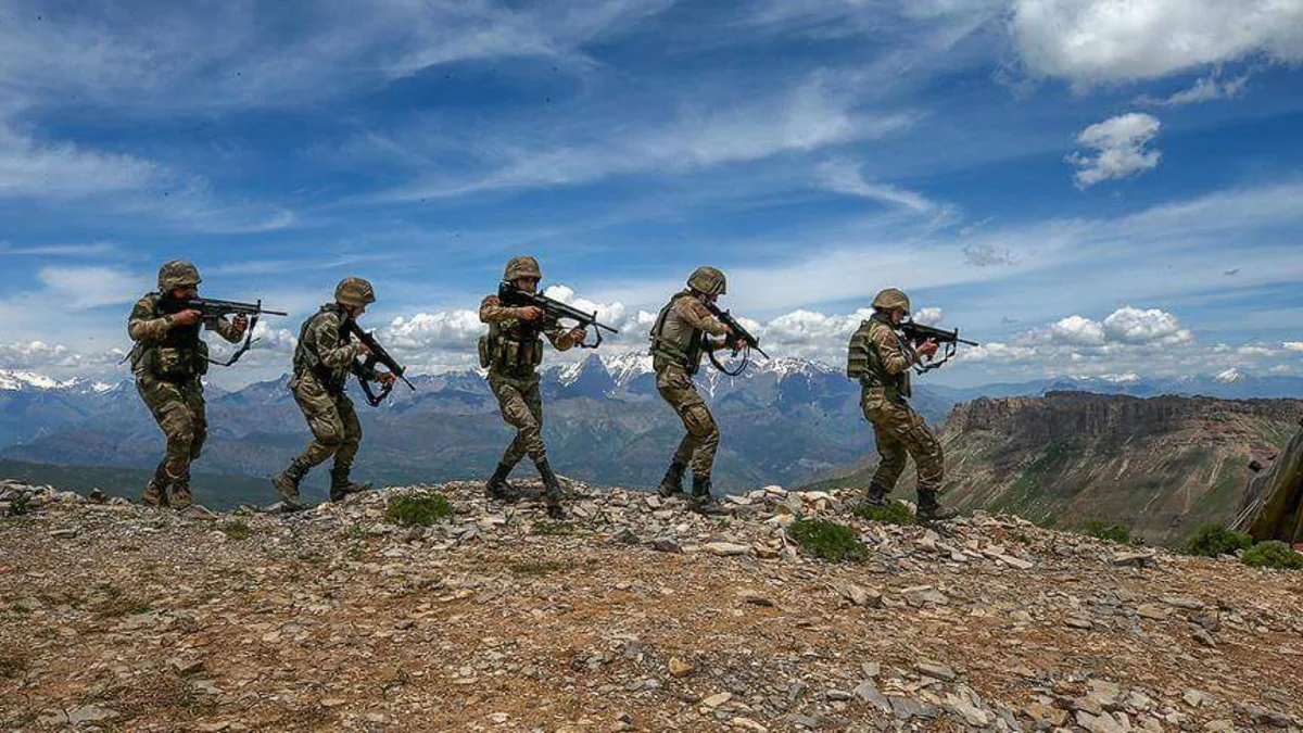 Türkiyədə həftə ərzində 7-si terrorçu olmaqla 192 nəfər sərhəddə saxlanılıb