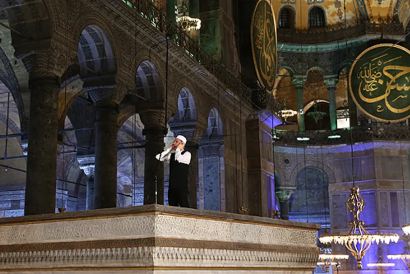 Ayasofiya məbədində 85 il sonra azan səsləndirilib
