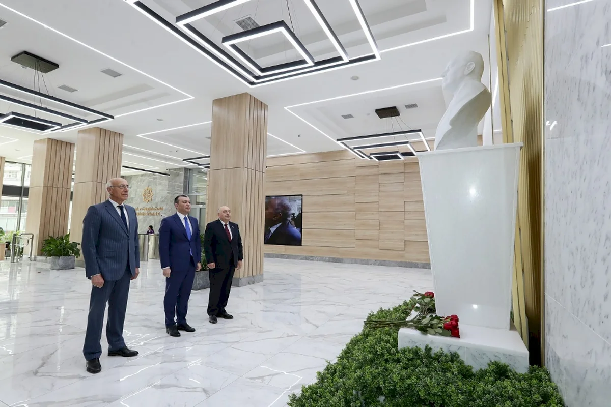 “Heydər Əliyev və Azərbaycanda yeni sosial müdafiə sisteminin formalaşdırılması” mövzusunda dəyirmi masa keçirilib