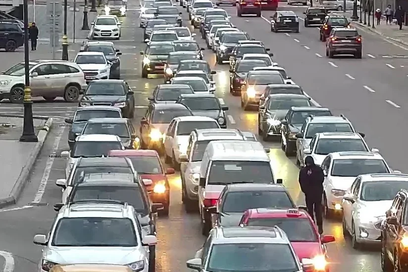 Bakının bəzi yollarında tıxac yaranıb - SİYAHI