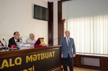 Akif Təvəkküloğlunun həmmüəllifi olduğu kitabın təqdimatı keçirilib