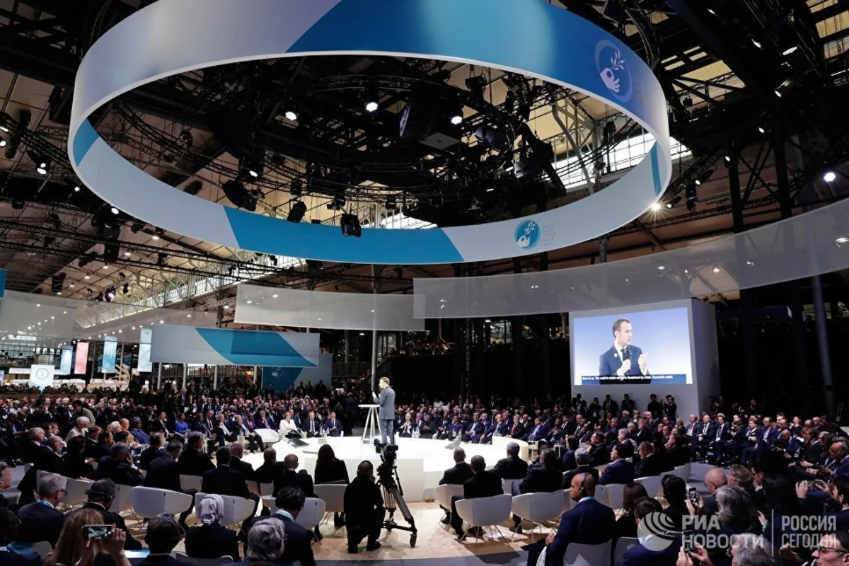 Parisdə Sülh forumunun açılışı olub