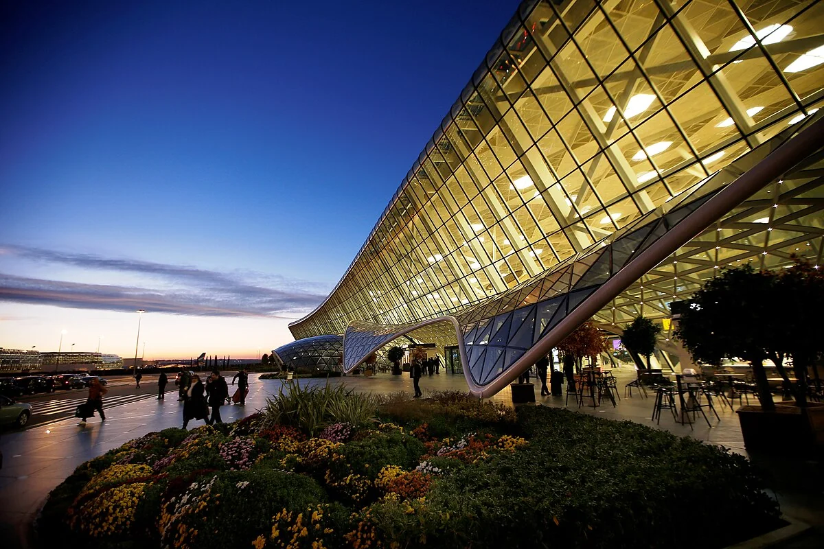 Heydər Əliyev Beynəlxalq Aeroportuna dəmir yolu xətti çəkiləcək