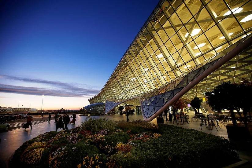 Heydər Əliyev Beynəlxalq Aeroportuna dəmir yolu xətti çəkiləcək